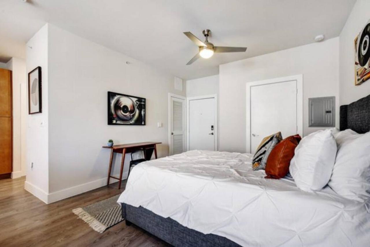 Luxurious Studio, Work From Home, Wifi, Riverwalk * San Antonio